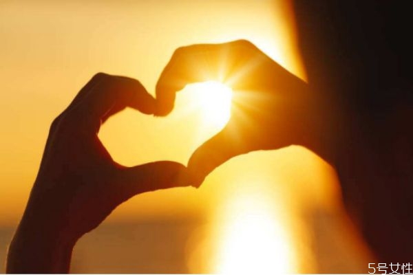 男生突然被甩什么心情 男生被甩后是什么表情 男生突然被甩什么心情 男生被甩后是什么表情