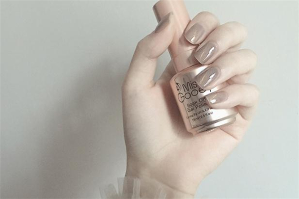 貓眼膠涂一次吸一次嗎 貓眼膠的磁鐵正確吸法 貓眼膠涂一次吸一次嗎 貓眼膠的磁鐵正確吸法