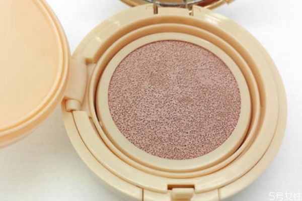 化妝應(yīng)該注意哪些細(xì)節(jié) 新手化妝要注意什么問(wèn)題