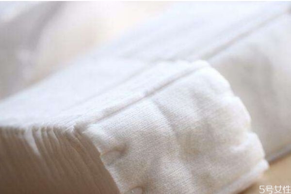 化妝棉用全棉還是脫脂棉 化妝棉和脫脂棉的區(qū)別 化妝棉用全棉還是脫脂棉 化妝棉和脫脂棉的區(qū)別