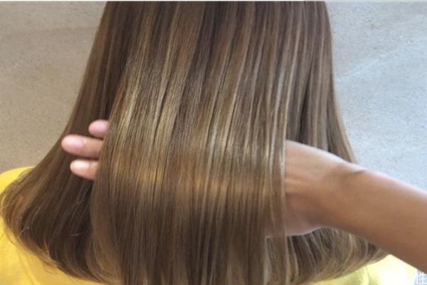 做完離子燙后怎么洗頭 離子燙后越久不洗頭越好嗎 做完離子燙后怎么洗頭 離子燙后越久不洗頭越好嗎