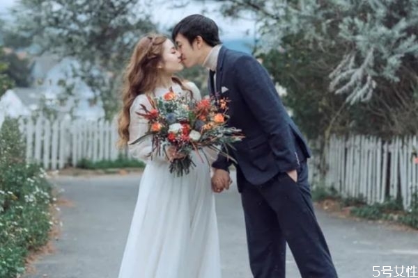 什么樣子女人最容易出軌 什么樣的女人不會(huì)出軌 什么樣子女人最容易出軌 什么樣的女人不會(huì)出軌