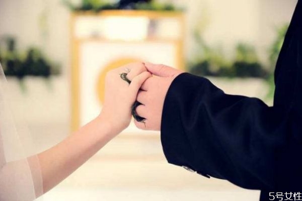 女人出軌還能收住心嗎 老婆背叛最好處理辦法 女人出軌還能收住心嗎 老婆背叛最好處理辦法