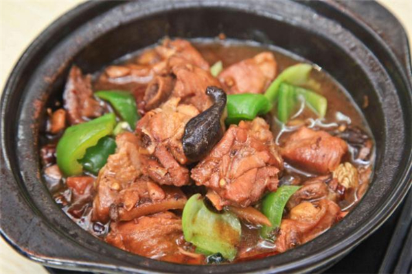 冬菇燜雞的做法 冬菇怎么吃 冬菇燜雞的做法 冬菇怎么吃