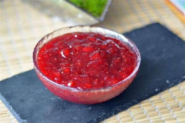 草莓醬過期了還能吃嗎 草莓醬怎么判斷有沒有變質(zhì) 草莓醬過期了還能吃嗎 草莓醬怎么判斷有沒有變質(zhì)