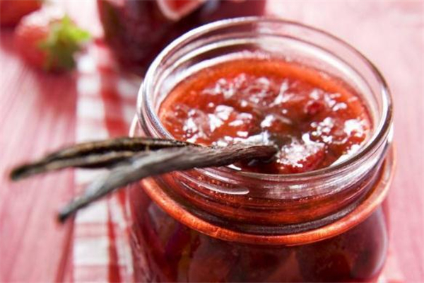 草莓醬過期了還能吃嗎 草莓醬怎么判斷有沒有變質(zhì) 草莓醬過期了還能吃嗎 草莓醬怎么判斷有沒有變質(zhì)