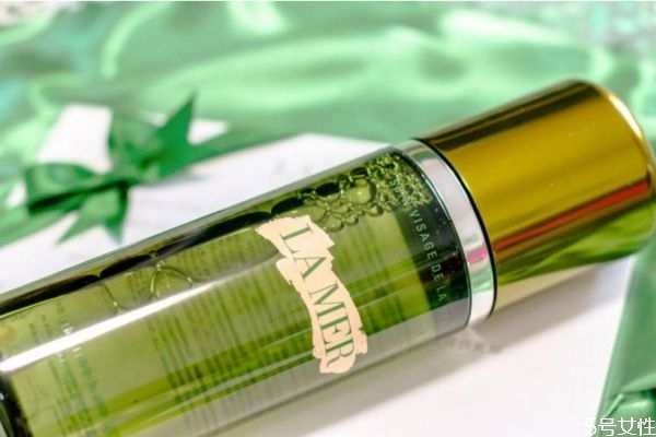 lamer精粹水前要用水嗎 lamer精粹水用在哪一步 lamer精粹水前要用水嗎 lamer精粹水用在哪一步