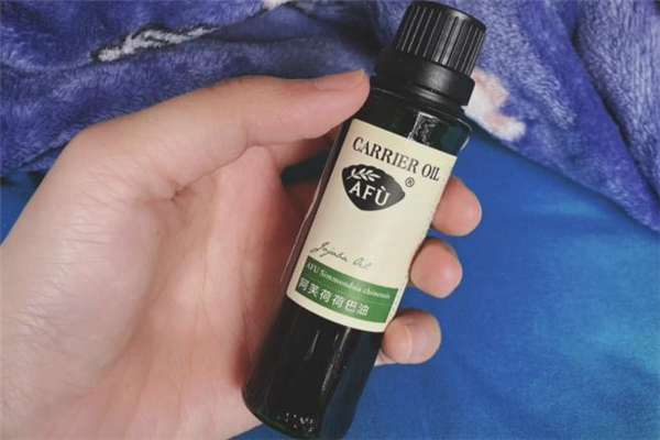 阿芙荷荷巴油可以抹頭發(fā)嗎 阿芙荷荷巴油怎么用在頭發(fā)上 阿芙荷荷巴油可以抹頭發(fā)嗎 阿芙荷荷巴油怎么用在頭發(fā)上