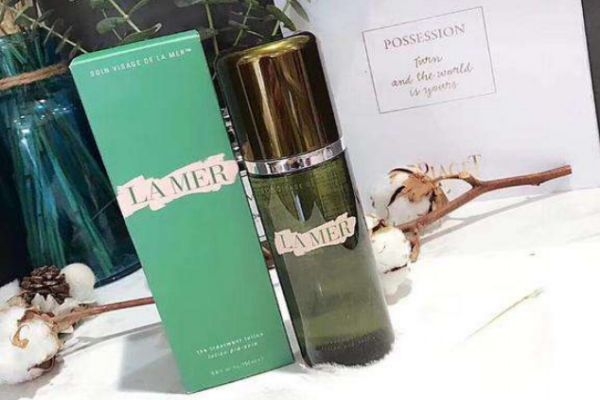 神仙水和海藍(lán)之謎精粹液能一起用嗎 lamer精粹水真假 神仙水和海藍(lán)之謎精粹液能一起用嗎 lamer精粹水真假