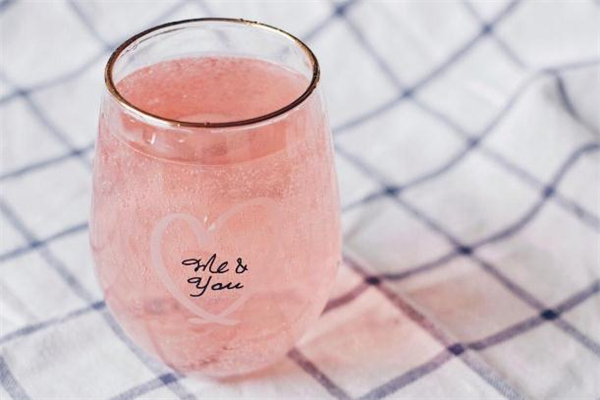 維c泡騰片能用開水泡嗎 維c泡騰片可以用茶水泡嗎 維c泡騰片能用開水泡嗎 維c泡騰片可以用茶水泡嗎