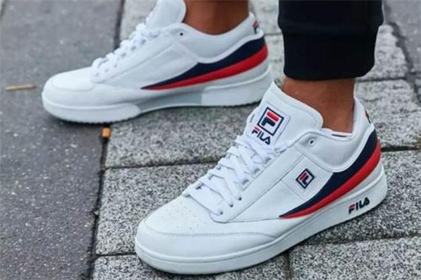 fila斐樂和阿迪達(dá)斯哪個高端 斐樂和耐克哪個更高檔 fila斐樂和阿迪達(dá)斯哪個高端 斐樂和耐克哪個更高檔