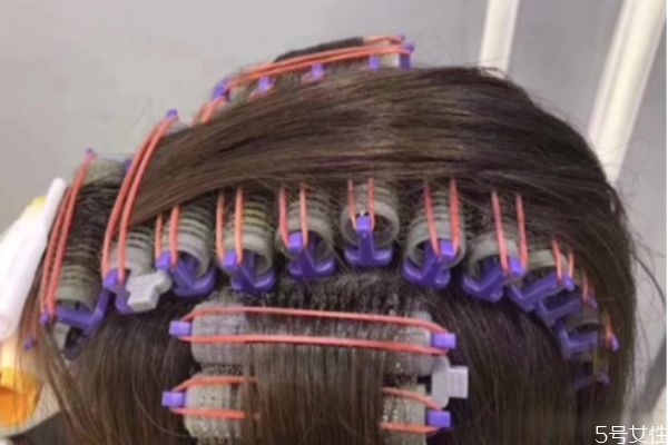 摩根燙長(zhǎng)出來(lái)頭發(fā)會(huì)不會(huì)變形 摩根燙什么時(shí)候可以消失 摩根燙長(zhǎng)出來(lái)頭發(fā)會(huì)不會(huì)變形 摩根燙什么時(shí)候可以消失