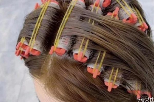 摩根燙是怎么燙的 男生摩根燙可以剪成短發(fā)嗎 摩根燙是怎么燙的 男生摩根燙可以剪成短發(fā)嗎