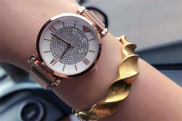 阿瑪尼滿天星表帶怎么調(diào)短 阿瑪尼滿天星為什么叫滿天星 阿瑪尼滿天星表帶怎么調(diào)短 阿瑪尼滿天星為什么叫滿天星