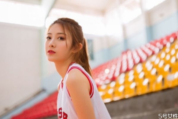 男人喜歡情商低的女人嗎 情商低的女生是怎樣的 男人喜歡情商低的女人嗎 情商低的女生是怎樣的