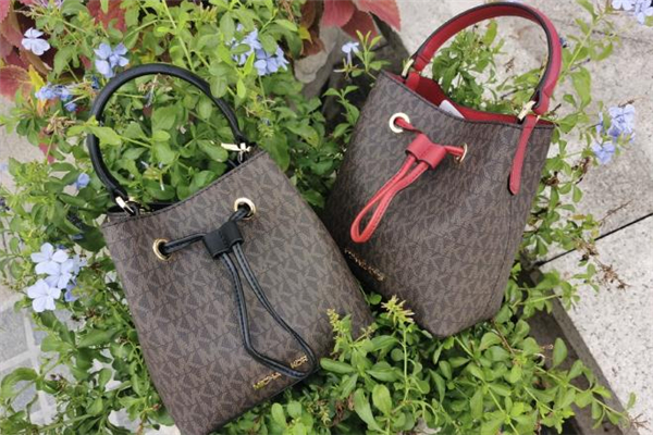 mk水桶包真假鑒別 mk水桶包真假對比