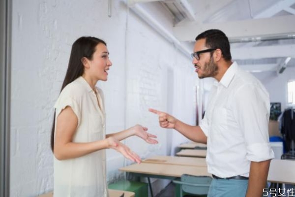 男生會隨便說別人憨嗎 男哪些話暗示喜歡你 男生會隨便說別人憨嗎 男哪些話暗示喜歡你