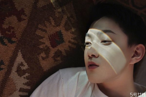 失戀怎么形容心里的難受 男人提出分手還挽回嗎 失戀怎么形容心里的難受 男人提出分手還挽回嗎