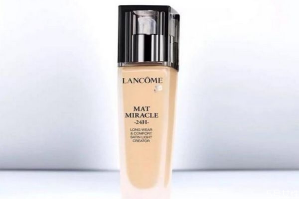 蘭蔻持妝粉底液保質(zhì)期多久 蘭蔻持妝粉底液專柜價 蘭蔻持妝粉底液保質(zhì)期多久 蘭蔻持妝粉底液專柜價