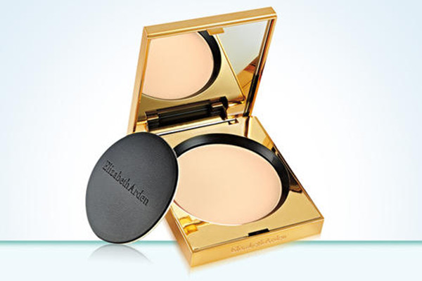 伊麗莎白雅頓輕透粉餅好用嗎 伊麗莎白雅頓輕透粉餅細膩嗎