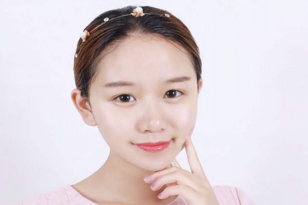 夏天臉上出油的原因 為什么夏天臉上會出油 夏天臉上出油的原因 為什么夏天臉上會出油