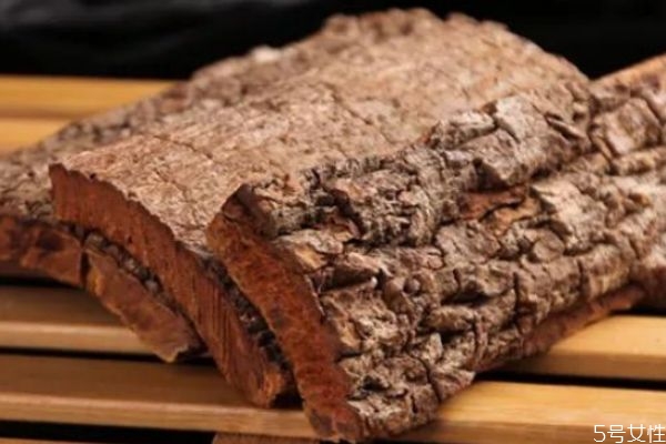 安哥拉樹皮的害處 安哥拉樹皮泡酒方法 安哥拉樹皮的害處 安哥拉樹皮泡酒方法