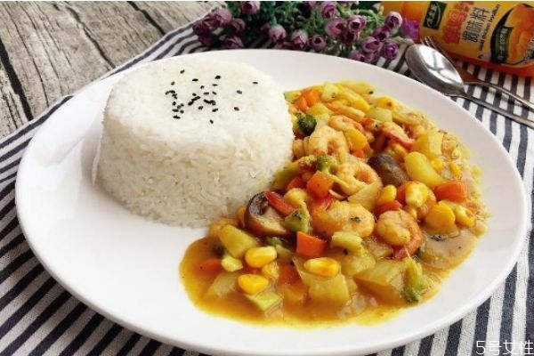 正宗咖喱雞肉飯的做法 百夢多咖喱雞肉的做法竅門 正宗咖喱雞肉飯的做法 百夢多咖喱雞肉的做法竅門