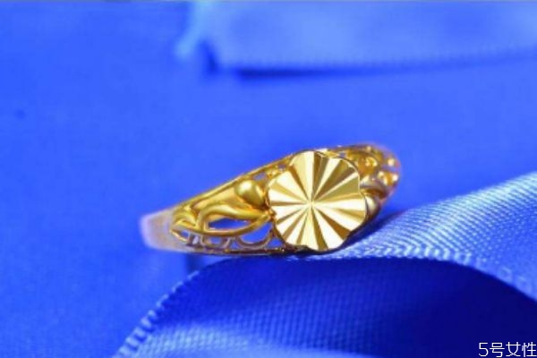 老黃銅戒指值錢嗎 黃銅戒指多少錢一個 老黃銅戒指值錢嗎 黃銅戒指多少錢一個