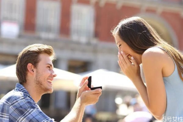 二婚女人一般都嫁什么人 無孩二婚男能嫁嗎 二婚女人一般都嫁什么人 無孩二婚男能嫁嗎