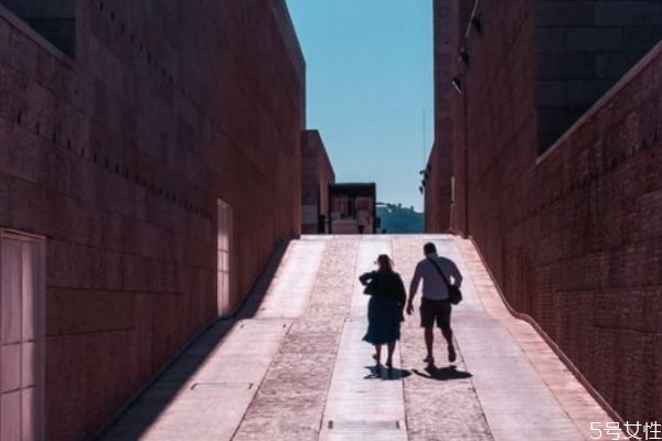 婚姻出軌怎么解決 如何結(jié)束出軌的婚姻 婚姻出軌怎么解決 如何結(jié)束出軌的婚姻