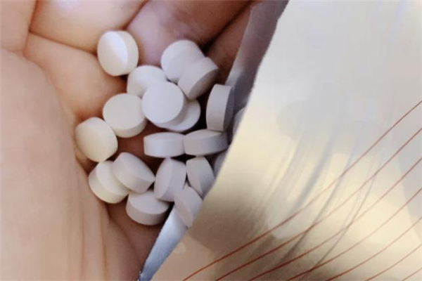 舞昆美白丸可以長(zhǎng)期吃嗎 舞昆美白丸吃了起痘怎么回事 舞昆美白丸可以長(zhǎng)期吃嗎 舞昆美白丸吃了起痘怎么回事