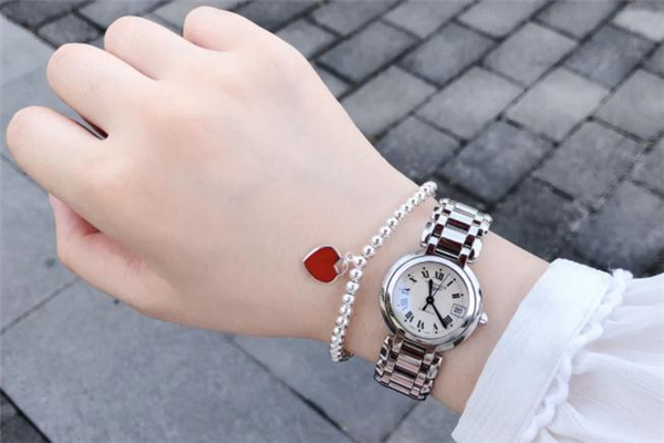 浪琴心月手表怎么驗真假 浪琴心月系列過時了嗎 浪琴心月手表怎么驗真假 浪琴心月系列過時了嗎