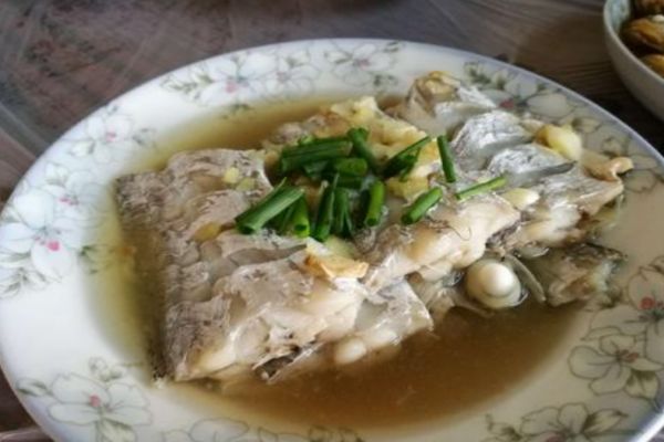 清蒸帶魚(yú)怎么做好吃 清蒸帶魚(yú)的美味做法 清蒸帶魚(yú)怎么做好吃 清蒸帶魚(yú)的美味做法
