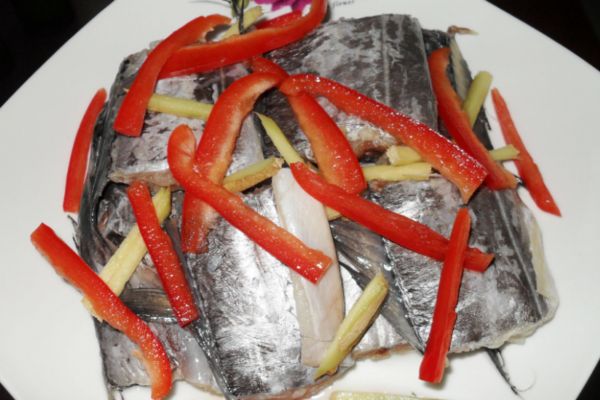 清蒸帶魚怎么做好吃 清蒸帶魚的美味做法 清蒸帶魚怎么做好吃 清蒸帶魚的美味做法