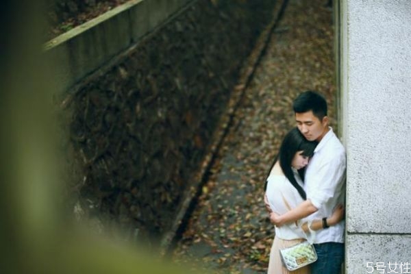 男生想分手的表現(xiàn)有哪些 這些征兆說明男人想徹底分手 男生想分手的表現(xiàn)有哪些 這些征兆說明男人想徹底分手