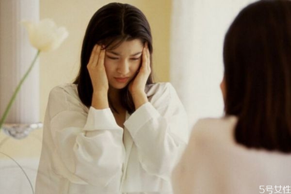 男的想徹底分手的表現(xiàn) 男人冷落你的六個原因 男的想徹底分手的表現(xiàn) 男人冷落你的六個原因