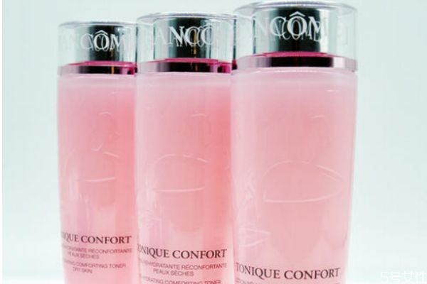 蘭蔻粉水在精華之前還是之后用 蘭蔻粉水使用順序 蘭蔻粉水在精華之前還是之后用 蘭蔻粉水使用順序