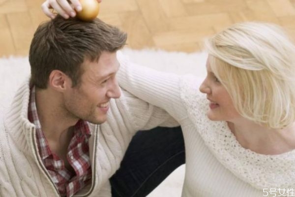 老公總說(shuō)沒(méi)感覺(jué)怎么辦 夫妻之間沒(méi)感情了有什么表現(xiàn) 老公總說(shuō)沒(méi)感覺(jué)怎么辦 夫妻之間沒(méi)感情了有什么表現(xiàn)