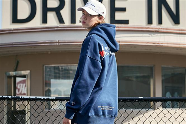 公雞冠軍是什么牌子 公雞冠軍屬于champion嗎 公雞冠軍是什么牌子 公雞冠軍屬于champion嗎