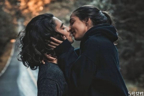 老公給老婆最溫暖的話 能讓老婆感動流淚的話 老公給老婆最溫暖的話 能讓老婆感動流淚的話