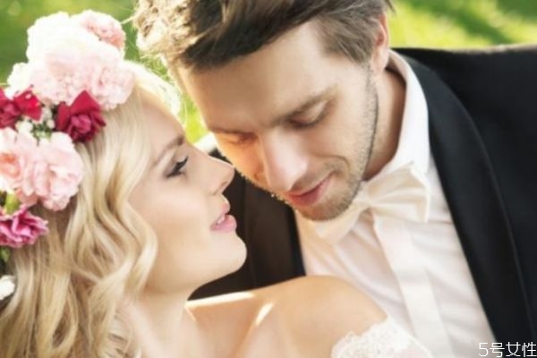 怎么讓老公離不開你 怎么讓老公粘著自己 怎么讓老公離不開你 怎么讓老公粘著自己