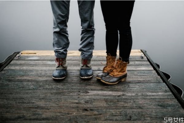 和老公感情越來(lái)越淡 男人感情變淡的5個(gè)表現(xiàn)