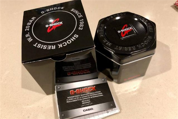 卡西歐手表包裝是什么樣的 卡西歐表盤的膜能撕?jiǎn)?>
         				<strong>卡西歐手表包裝是什么樣的 卡西歐表盤的膜能撕?jiǎn)?/strong>
         			</a>
         				<p>卡西歐手表一直都是很受歡迎的，它的幾個(gè)不同系列都賣的很好，尤其是G-shock系列的，很多年輕人都特別愛，那么卡西歐手表的包裝是什么樣的呢？</p>
         		</li> 
                        
         	</ul>
         </div>
<div   id=