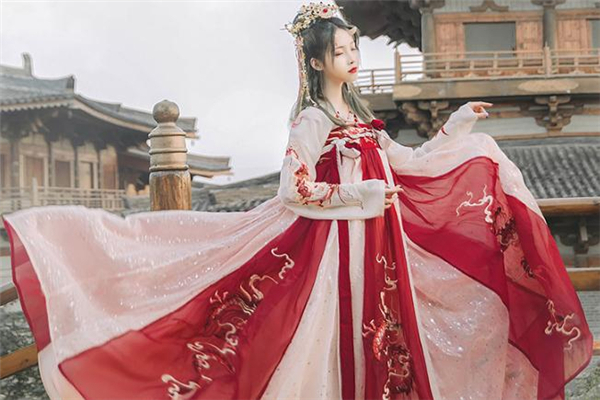 漢服和華服的區(qū)別 漢服和茶服的區(qū)別 漢服和華服的區(qū)別 漢服和茶服的區(qū)別