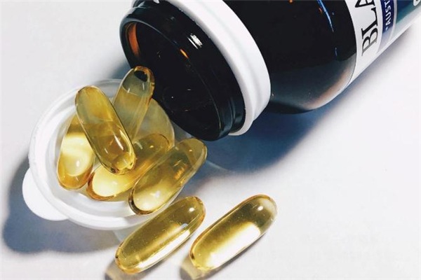 嬰兒魚肝油每天都要吃嗎 嬰兒吃魚肝油有副作用嗎
