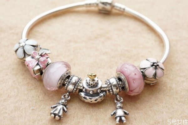 潘多拉珠子每顆都有標志嗎 潘多拉鑒別真假方法 潘多拉珠子每顆都有標志嗎 潘多拉鑒別真假方法