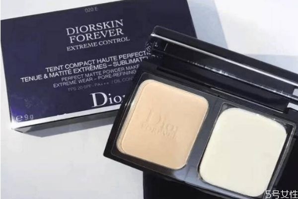 粉餅怎么遮瑕 粉餅跟遮瑕膏有什么區(qū)別 粉餅怎么遮瑕 粉餅跟遮瑕膏有什么區(qū)別