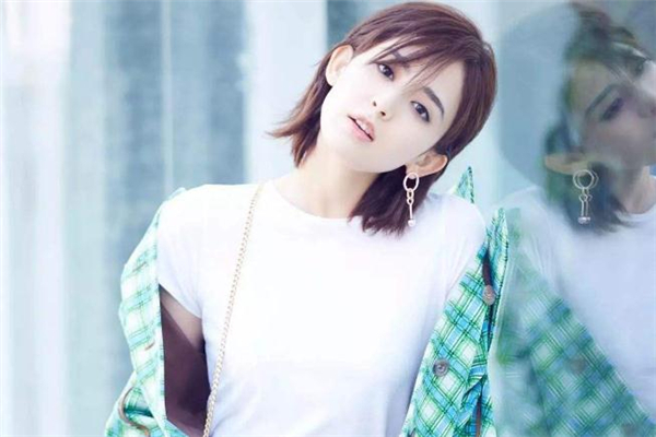 無針?biāo)鈺舭虇?無針?biāo)馓蹎?>
         				<strong>無針?biāo)鈺舭虇?無針?biāo)馓蹎?/strong>
         			</a>
         				<p>無針?biāo)馐呛芏嗯远际指信d趣的一種美容項目，它對于皮膚的改善作用會很明顯，做一次就能感受到明顯的效果了，那么做無針?biāo)鈺粫舭棠兀?/p>
         		</li> 
                                               <li>
         			<a href=