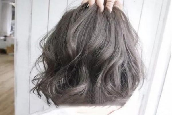 什么人適合青木亞麻灰 青木亞麻灰會(huì)褪成什么顏色 什么人適合青木亞麻灰 青木亞麻灰會(huì)褪成什么顏色