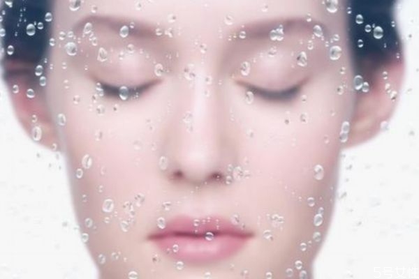 臉上起皮怎么回事 夏天臉干燥起皮怎么辦 臉上起皮怎么回事 夏天臉干燥起皮怎么辦